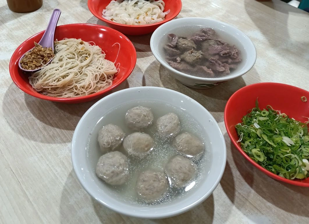 Bakso Akiaw 99 Cita Rasa Klasik dengan Sentuhan Unik