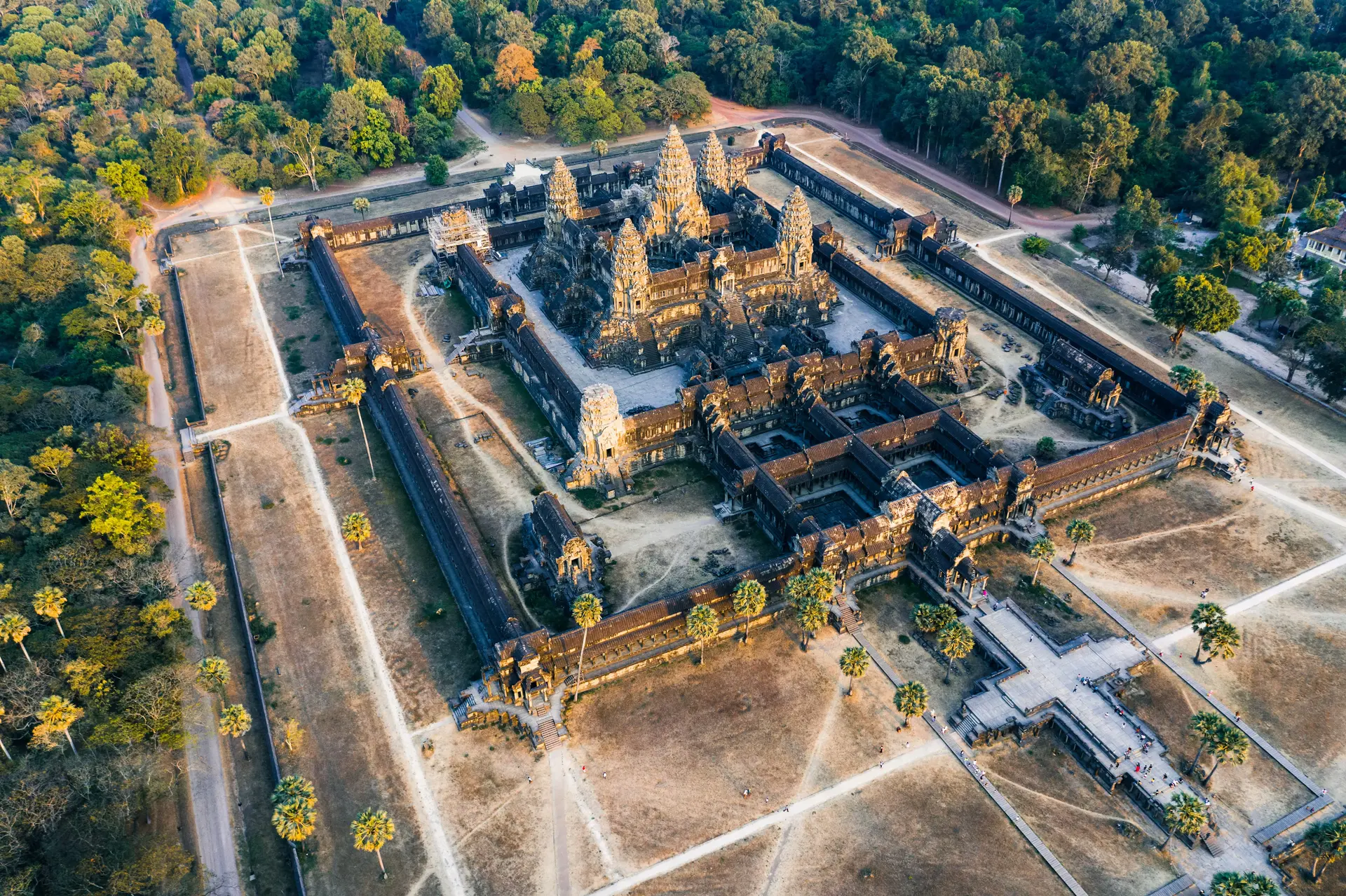 Eksplorasi Angkor Wat