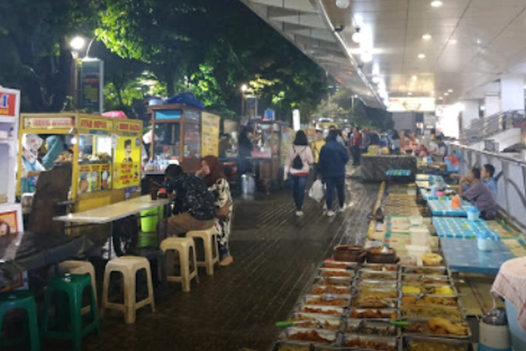 Nasi Goreng Kaki Lima Ikon Street Food di Jakarta